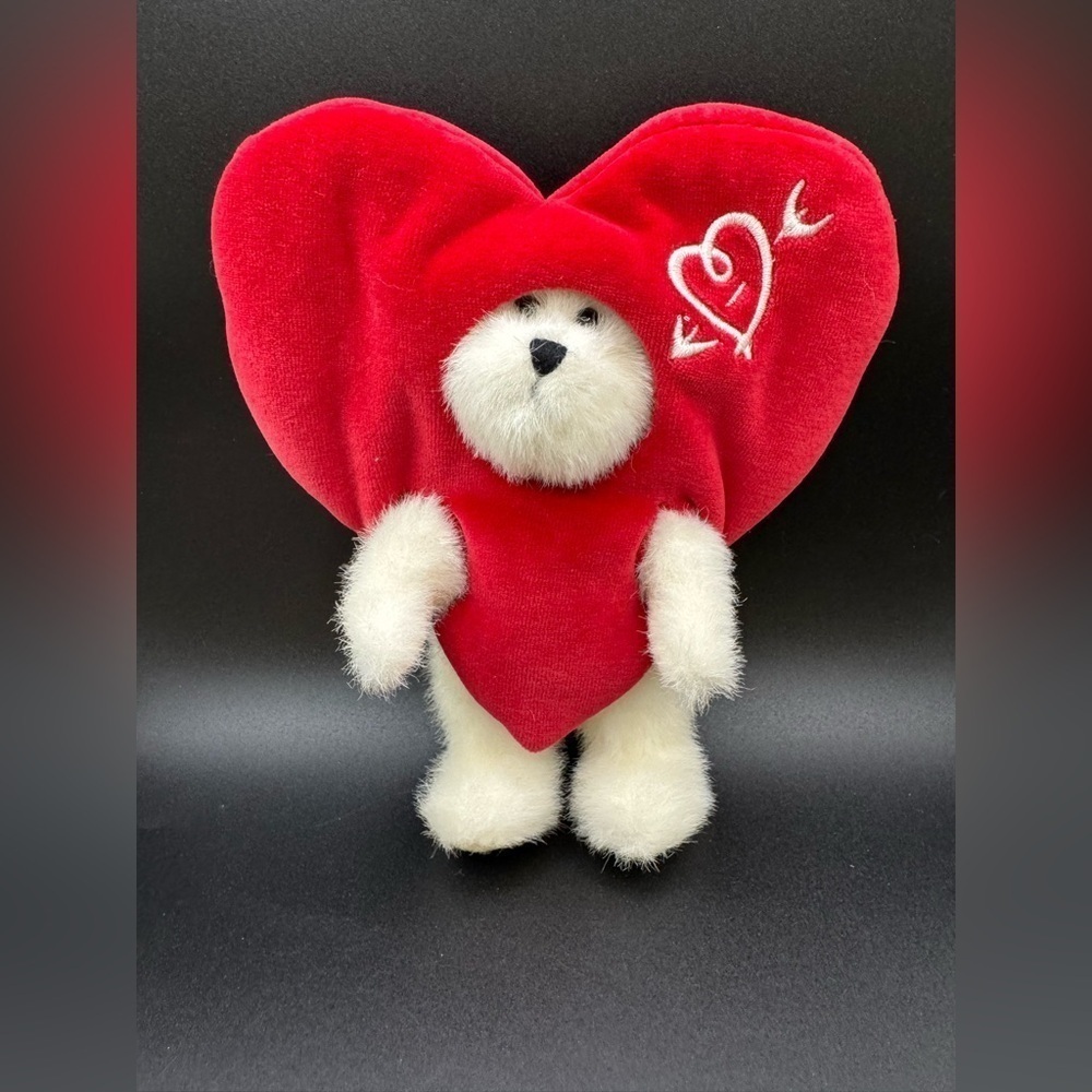 Boyds Bears Red Heart Peeker Plush #82045 "Ima Softheart" Heart Bear Valentine